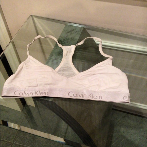 Bundled NWT Calvin Klein ladies briefs with free gift🎁CK sports bra - Picture 4 of 4